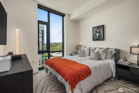 889 Avenue Square NE Bellevue WA 98004