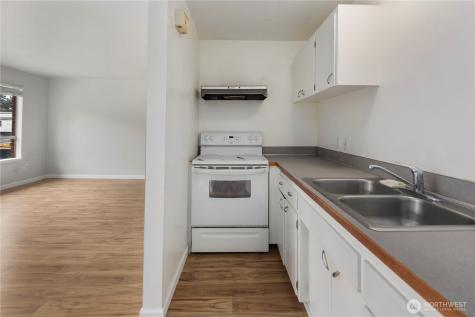 748 S Cloverdale Street Seattle WA 98108