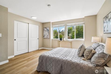 10162 NE 137th Place Kirkland WA 98034