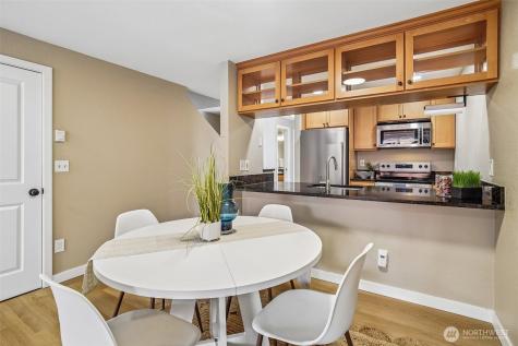 10162 NE 137th Place Kirkland WA 98034