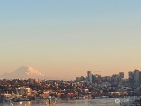 4020 Aurora Avenue N Seattle WA 98104