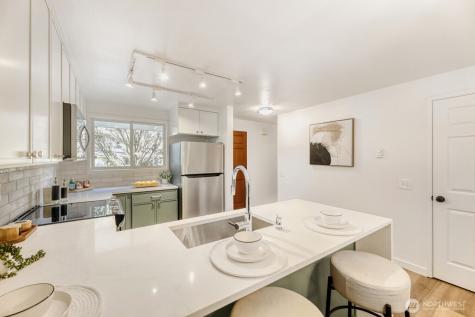 22906 Edmonds Way Edmonds WA 98020