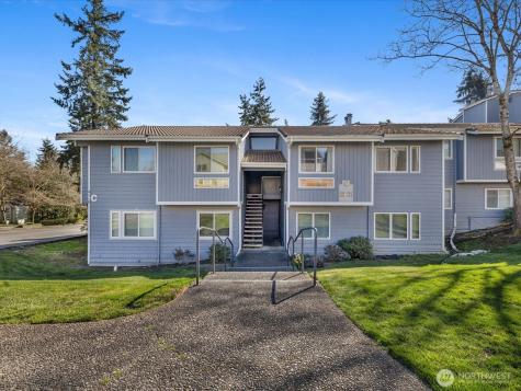 4118 212th Street SW Mountlake Terrace WA 98043