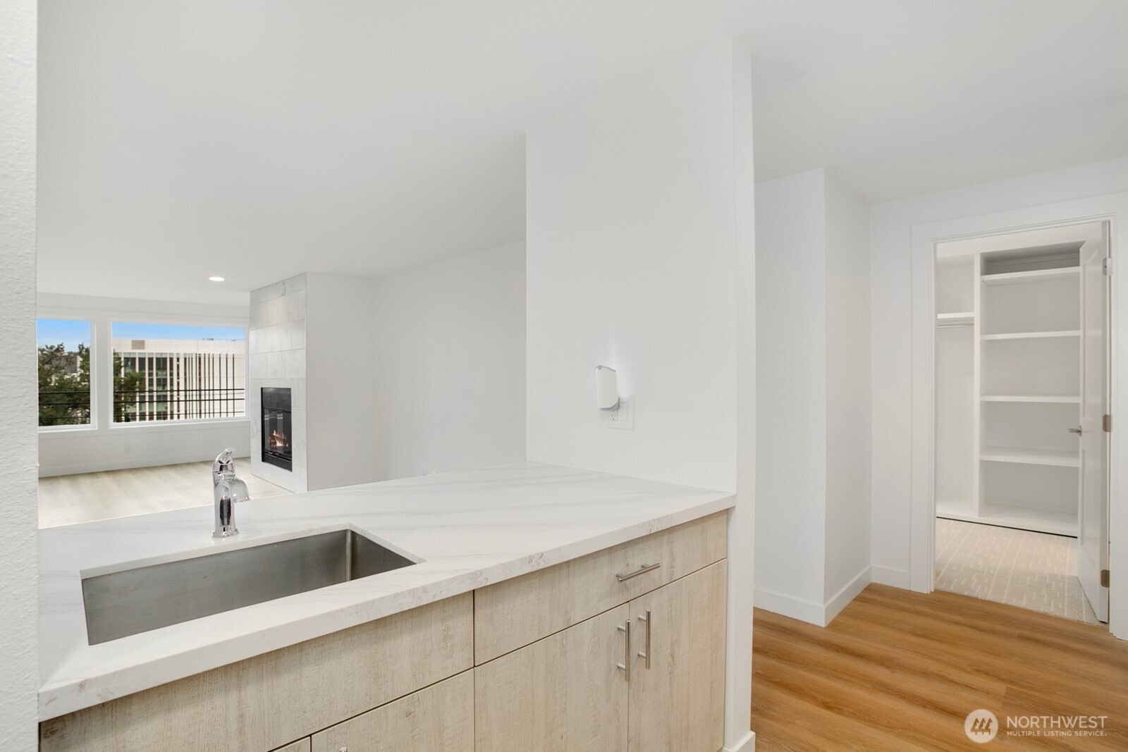 1028 Lakeview Boulevard E Seattle WA 98102