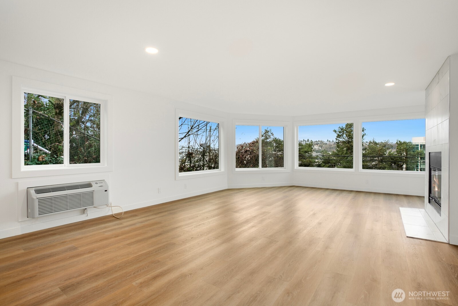1028 Lakeview Boulevard E Seattle WA 98102