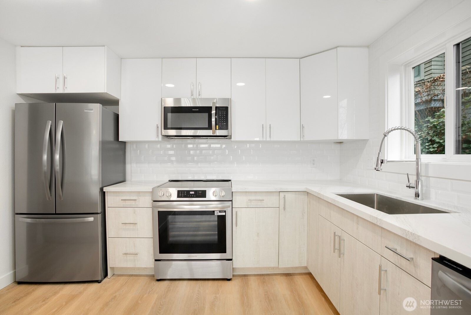 1028 Lakeview Boulevard E Seattle WA 98102