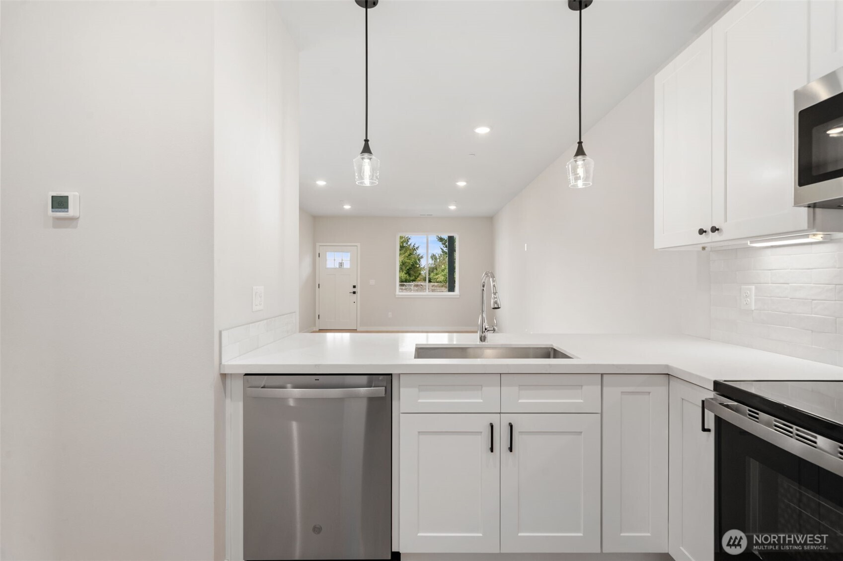 669 W Hendrickson Sequim WA 98382