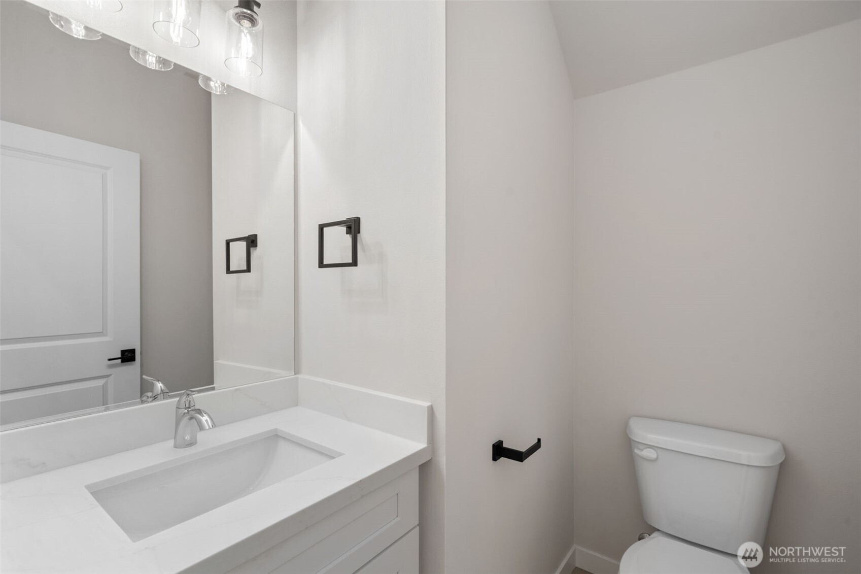 669 W Hendrickson Sequim WA 98382