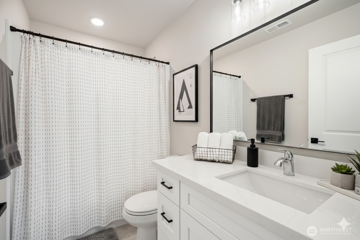669 W Hendrickson Sequim WA 98382