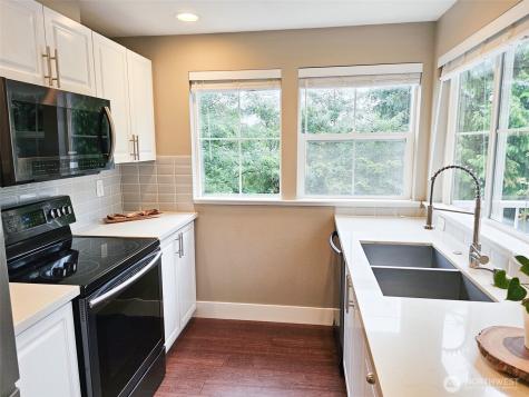 2272 Newport Way NW Issaquah WA 98027