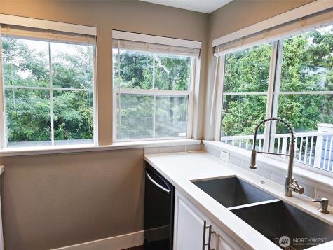 2272 Newport Way NW Issaquah WA 98027