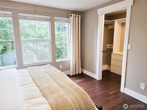 2272 Newport Way NW Issaquah WA 98027