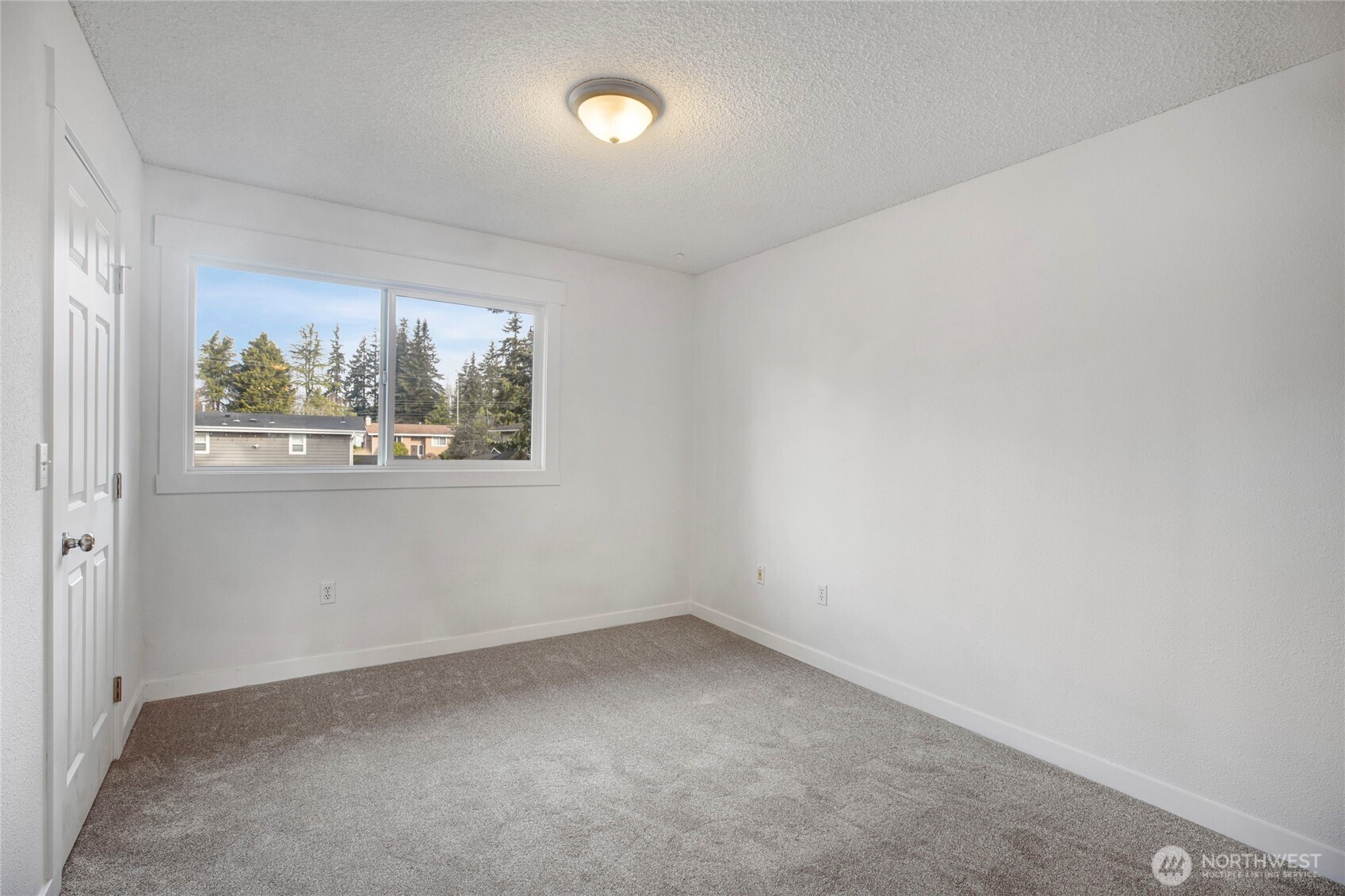 7304 NE 142nd Place Kirkland WA 98034