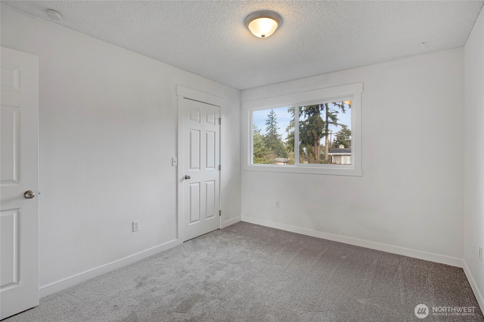 7304 NE 142nd Place Kirkland WA 98034