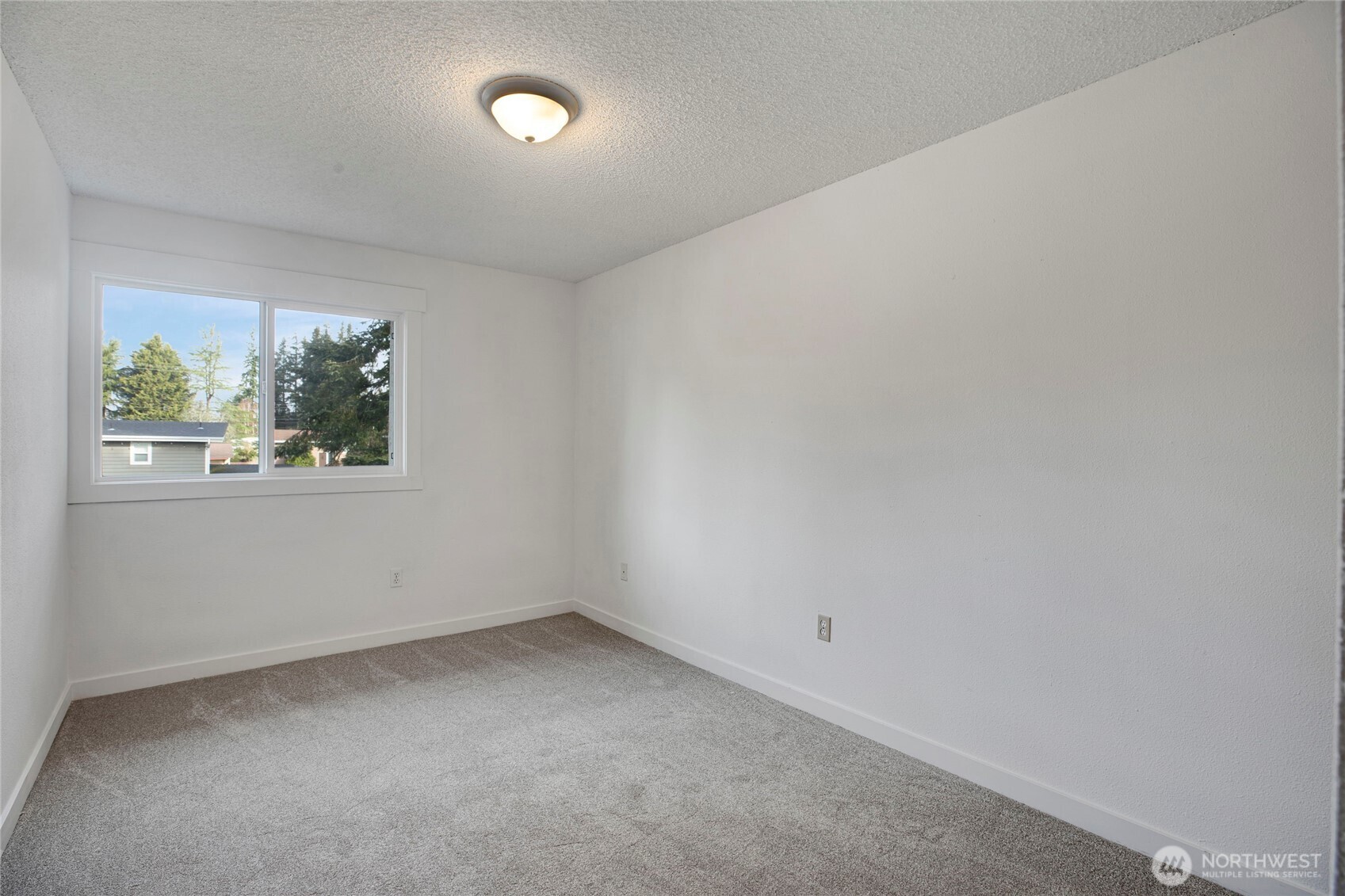 7304 NE 142nd Place Kirkland WA 98034