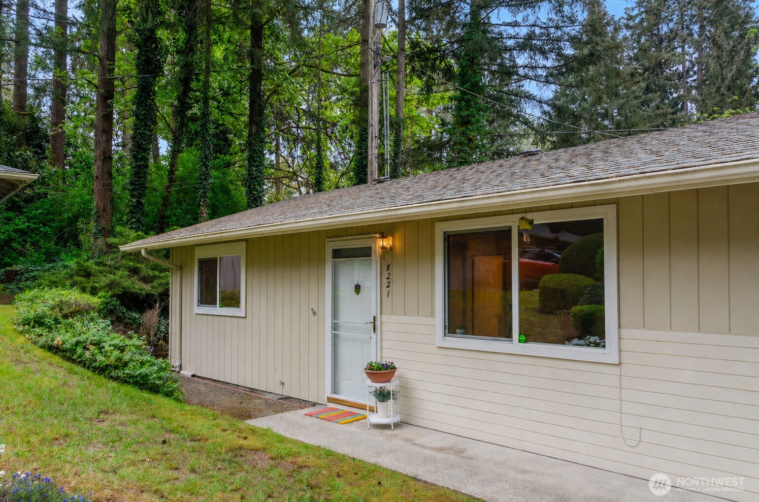 8221 SW Paine Lakewood WA 98499