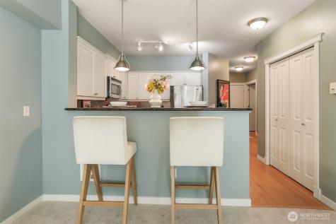 530 4th Avenue W Seattle WA 98119
