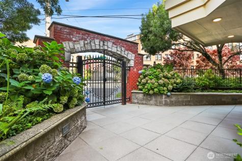 530 4th Avenue W Seattle WA 98119