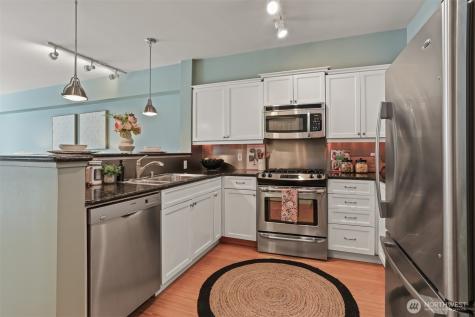 530 4th Avenue W Seattle WA 98119