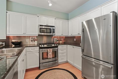530 4th Avenue W Seattle WA 98119