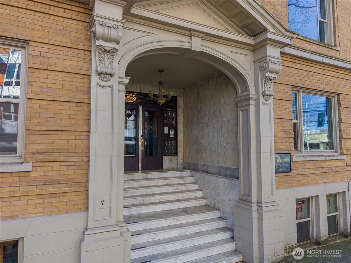 7 Harrison Street Seattle WA 98109