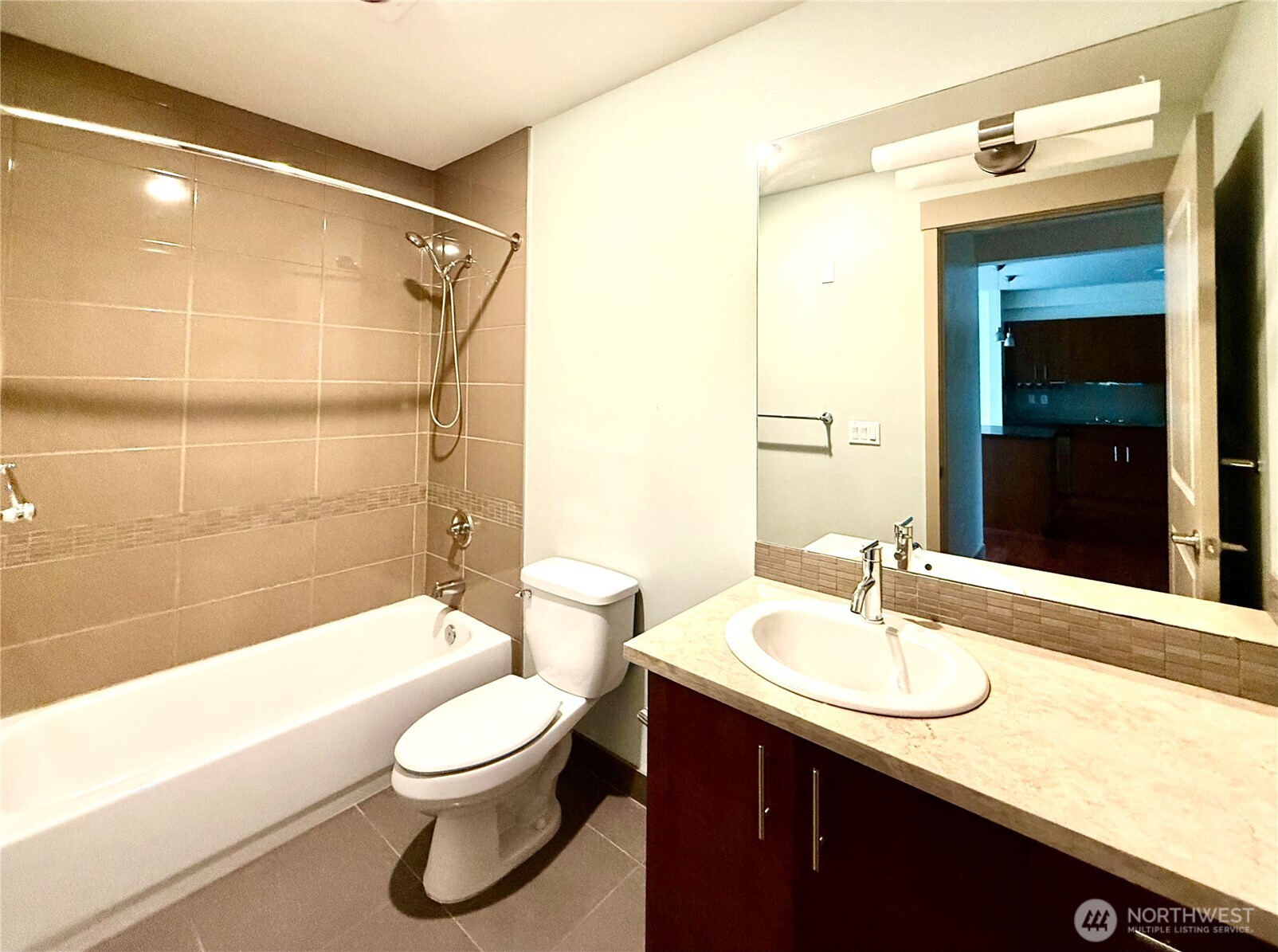 4547 8th Avenue NE Seattle WA 98105