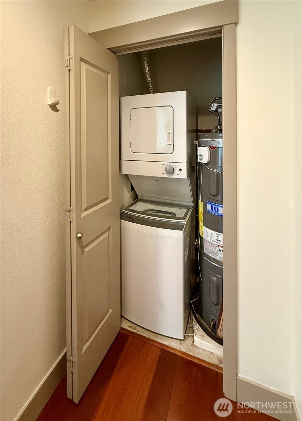 4547 8th Avenue NE Seattle WA 98105