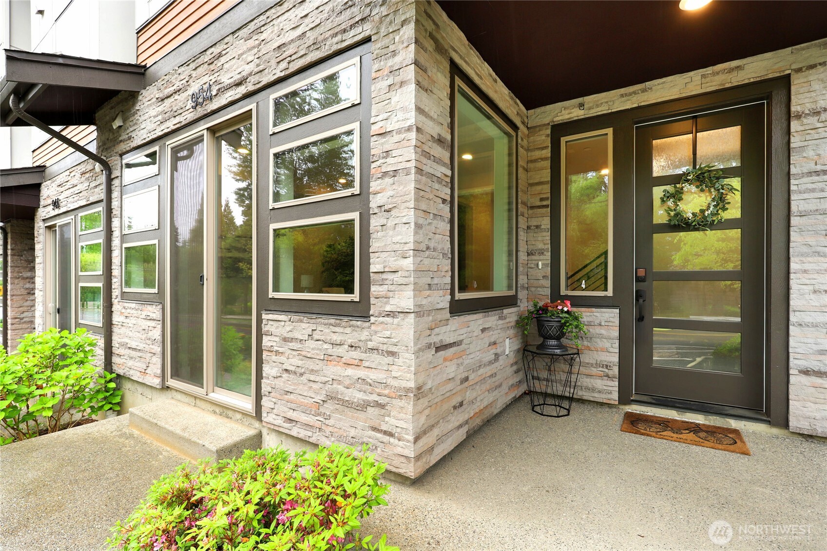 954 Dove Tail Lane NW Bainbridge Island WA 98110