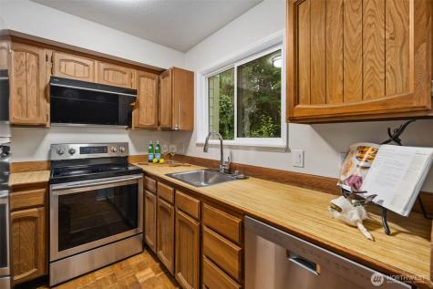 14606 NE 51st Street Bellevue WA 98007