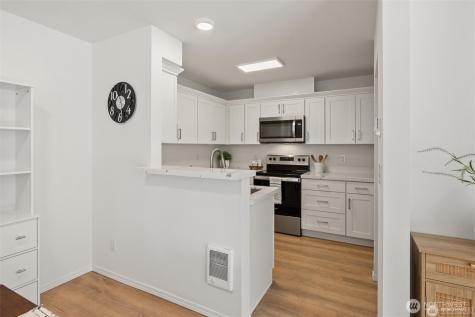 9210 Market Place Lake Stevens WA 98258
