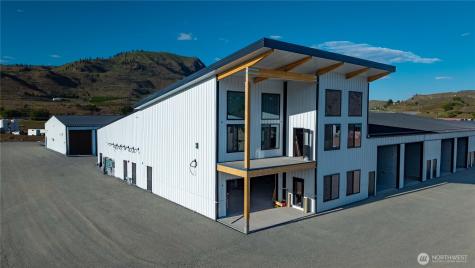 73 E Shop Avenue Chelan WA 98816