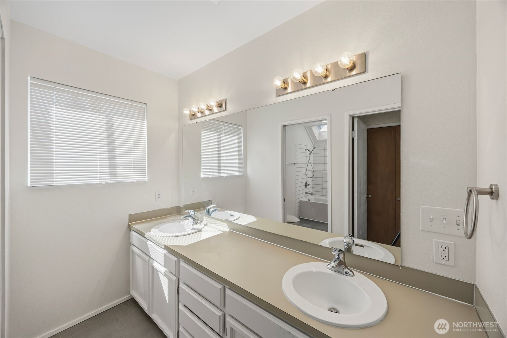 1417 N 200th Street Shoreline WA 98133