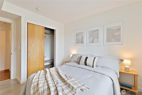 827 Hiawatha Place S Seattle WA 98144