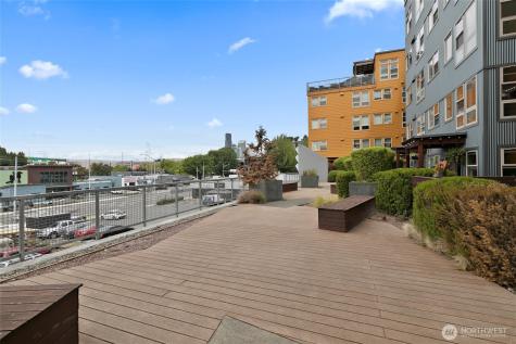 827 Hiawatha Place S Seattle WA 98144