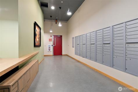 827 Hiawatha Place S Seattle WA 98144