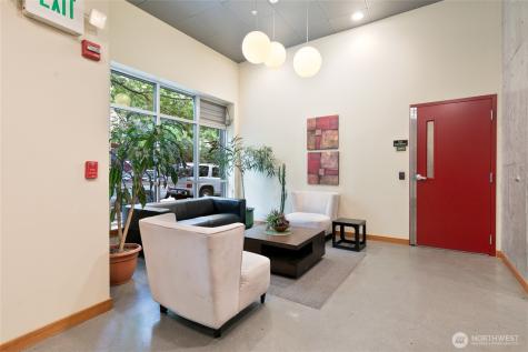 827 Hiawatha Place S Seattle WA 98144