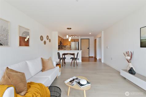 827 Hiawatha Place S Seattle WA 98144