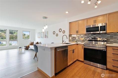 827 Hiawatha Place S Seattle WA 98144