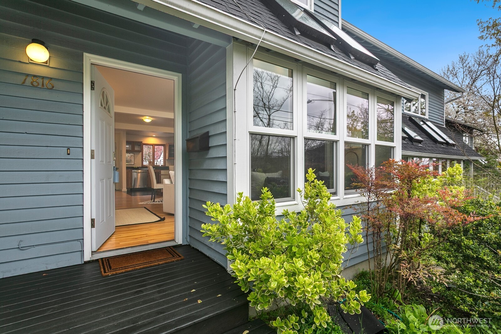 1816 Jefferson Street Seattle WA 98122