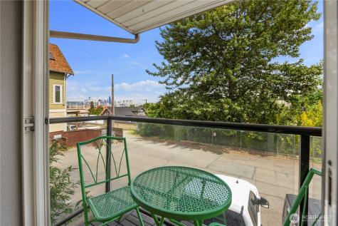 3022 SW Bradford Street Seattle WA 98126