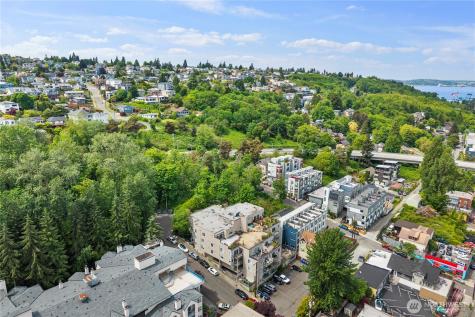 3022 SW Bradford Street Seattle WA 98126