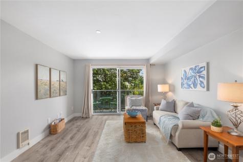 3022 SW Bradford Street Seattle WA 98126