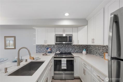 3022 SW Bradford Street Seattle WA 98126