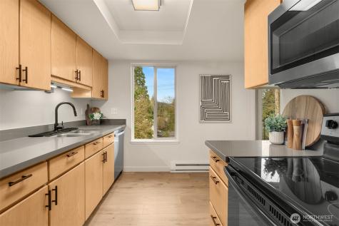 4707 W Lake Sammamish Parkway SE Issaquah WA 98027