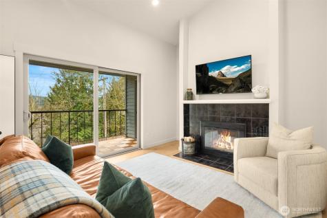 4707 W Lake Sammamish Parkway SE Issaquah WA 98027