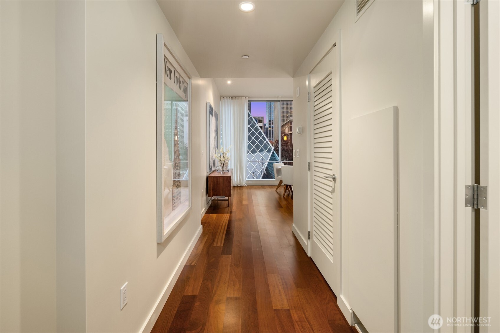 909 5th Avenue Seattle WA 98164