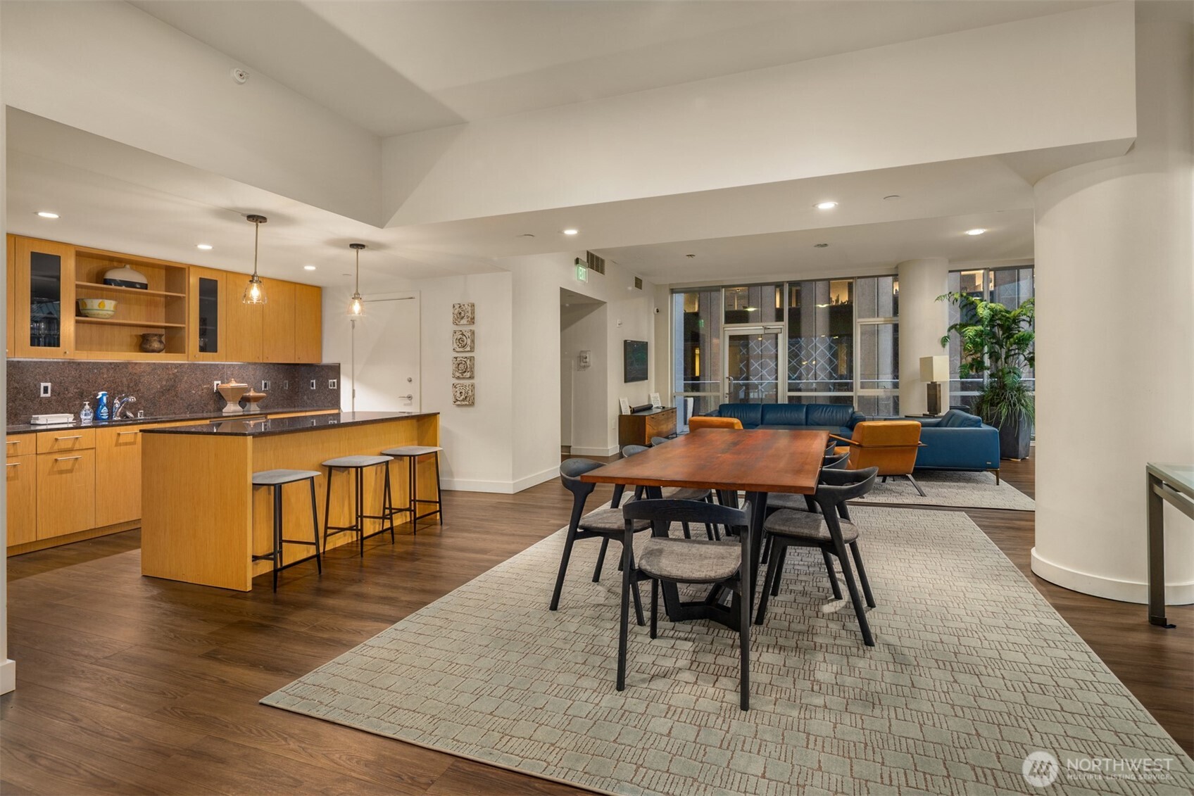 909 5th Avenue Seattle WA 98164