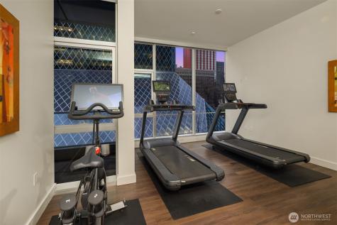909 5th Avenue Seattle WA 98164