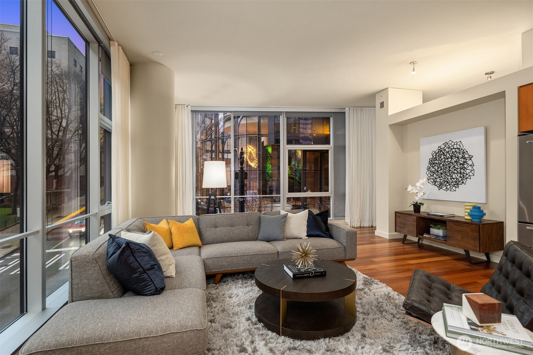 909 5th Avenue Seattle WA 98164