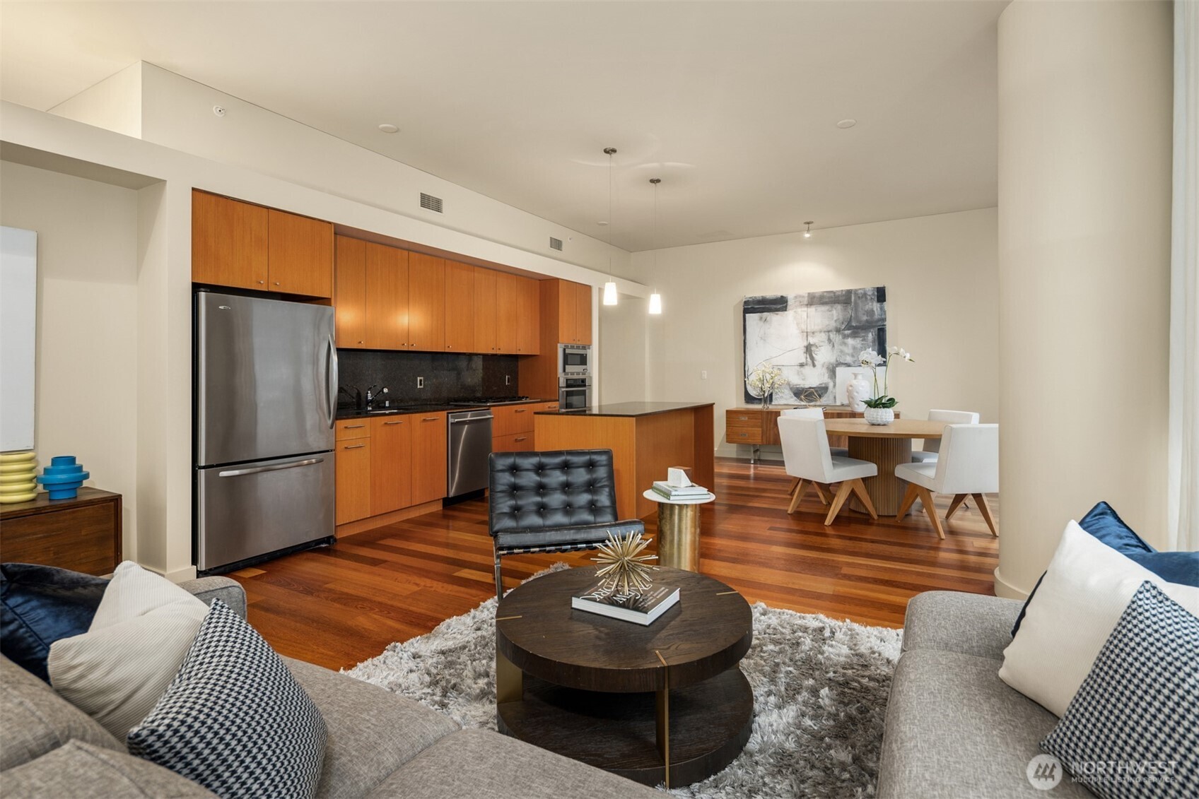 909 5th Avenue Seattle WA 98164